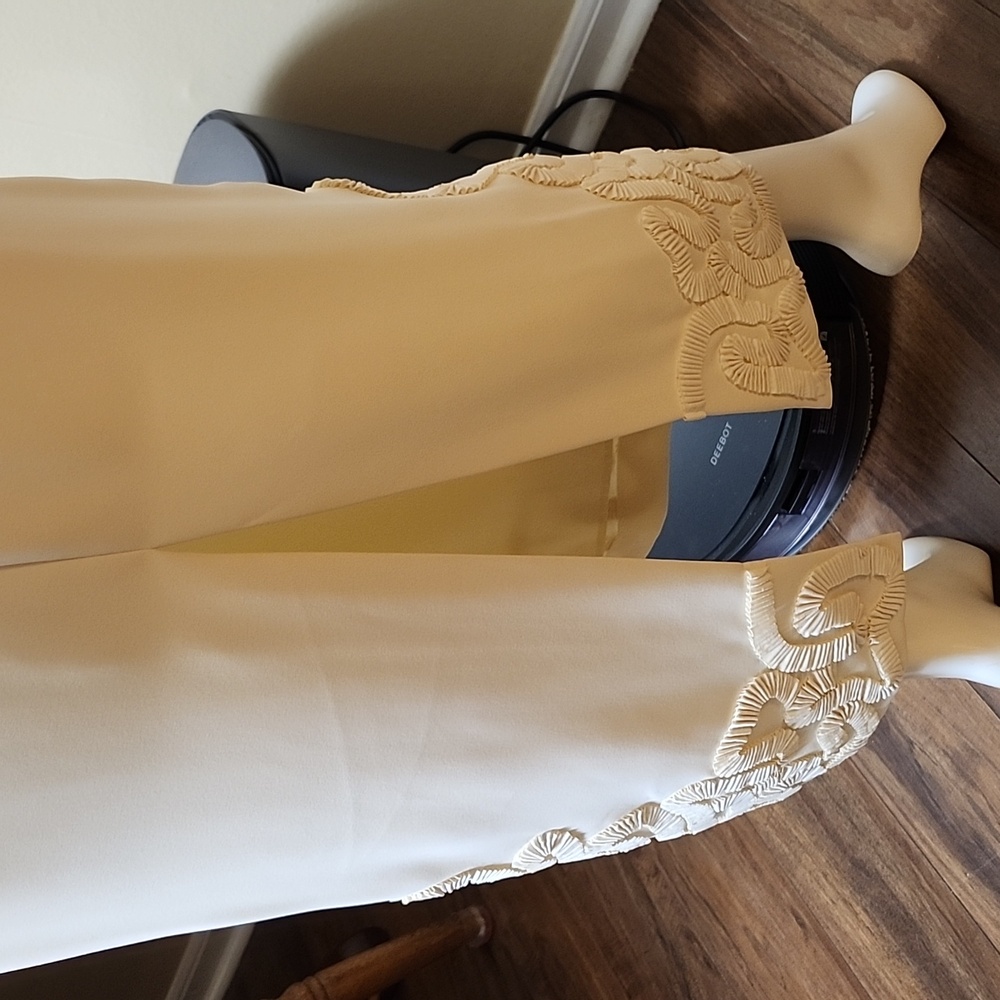 ANTONIO MELANI Cream Long Sleeve Dress - Picture 3 of 6